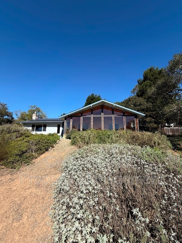 17959 Berta Canyon Rd in Salinas, CA - Building Photo - Building Photo