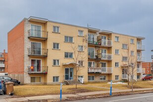 1885 Albert-Murphy Av in Laval, QC - Building Photo