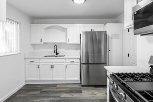 Orange Grove Apartments in Orange, CA - Building Photo