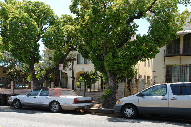 1001 N Normandi Ave in Los Angeles, CA - Building Photo - Building Photo