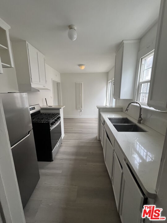 7720 S Hoover St in Los Angeles, CA - Building Photo - Building Photo