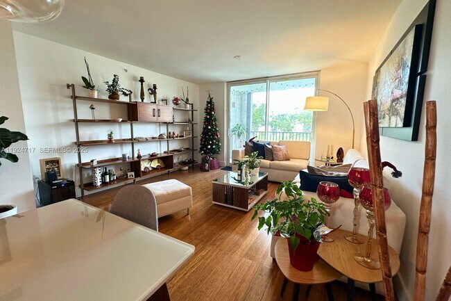 4350 NW 107th Ave in Miami, FL - Building Photo - Building Photo