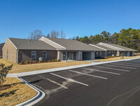 Villas at Riverside in Muscle Shoals, AL - Foto de edificio - Building Photo