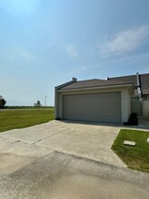 4315 Village Ln in Lake Charles, LA - Foto de edificio - Building Photo