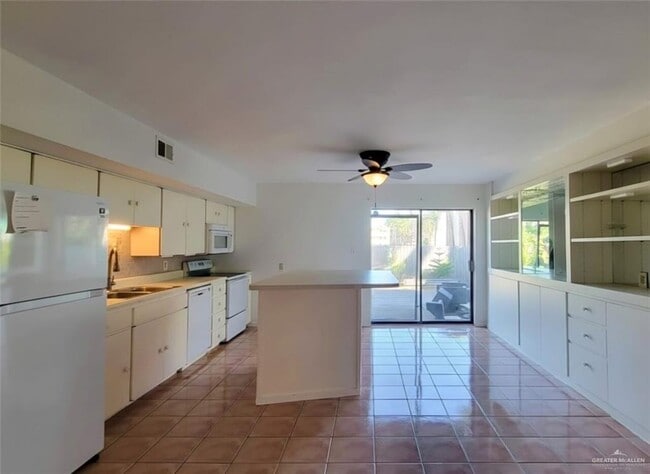 11 E Cora Lee Dr in South Padre Island, TX - Building Photo - Building Photo