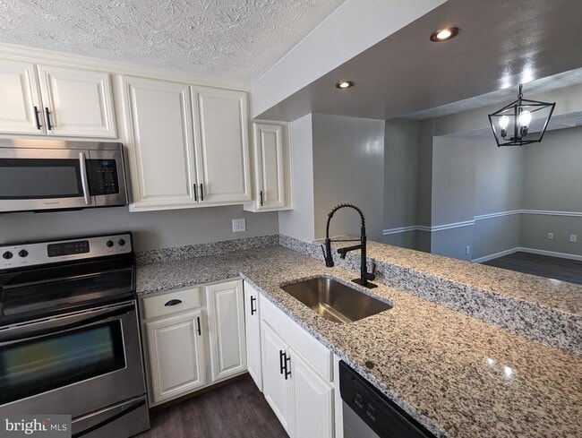 1680 Thenia Pl in Woodbridge, VA - Building Photo - Building Photo