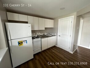 131 Cherry St in Kent, OH - Building Photo - Building Photo