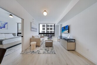 36 NE 2nd St, Unit SI ID1507403P in Miami, FL - Foto de edificio - Building Photo