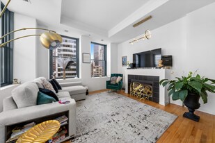 208 W Washington St in Chicago, IL - Building Photo