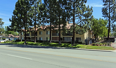 Casa Bernardo in San Diego, CA - Foto de edificio - Building Photo