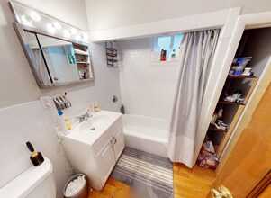 25 Tufts St, Unit 2 in Cambridge, MA - Building Photo - Building Photo