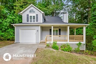 998 Autumn Crest Ct in Stone Mountain, GA - Building Photo