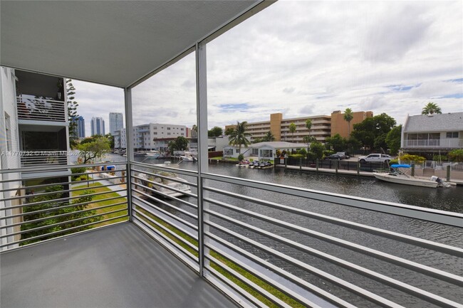 3750 NE 169th St in Sunny Isles Beach, FL - Building Photo - Building Photo