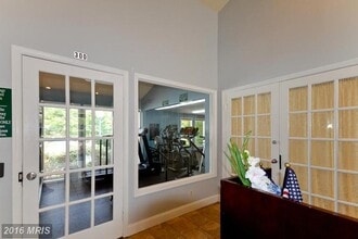 10911 Postern Ct in Manassas, VA - Foto de edificio - Building Photo