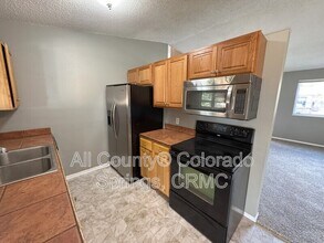 2045 Grosbear Ln in Colorado Springs, CO - Building Photo - Building Photo