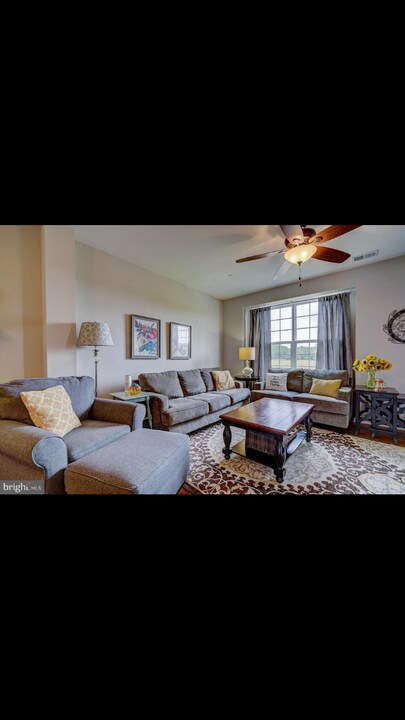 476 N Palace Dr in Glassboro, NJ - Building Photo