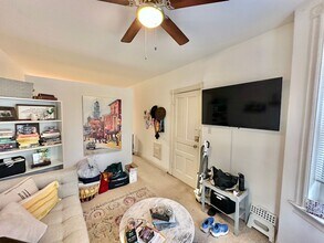 326 North Carolina Ave SE in Washington, DC - Building Photo - Building Photo