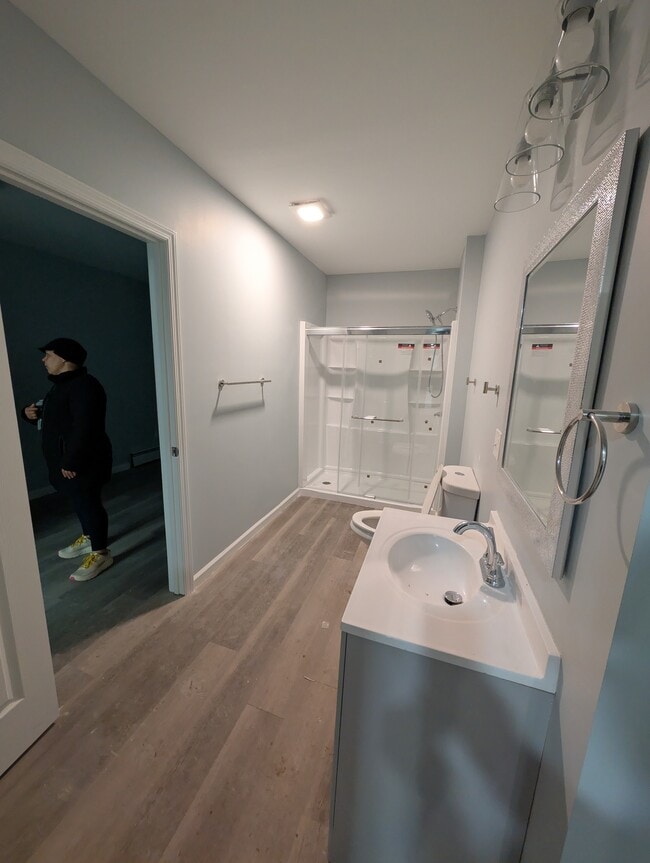 27 W Notre Dame St, Unit 1st Floor Front Apt in Glens Falls, NY - Building Photo - Building Photo