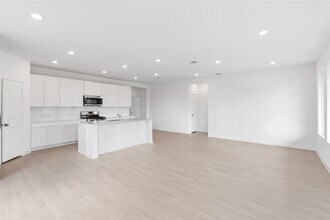 5406 Peacock Bass Dr in Baytown, TX - Building Photo - Building Photo