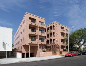 1629-1633 S Armacost Ave in Los Angeles, CA - Building Photo - Building Photo