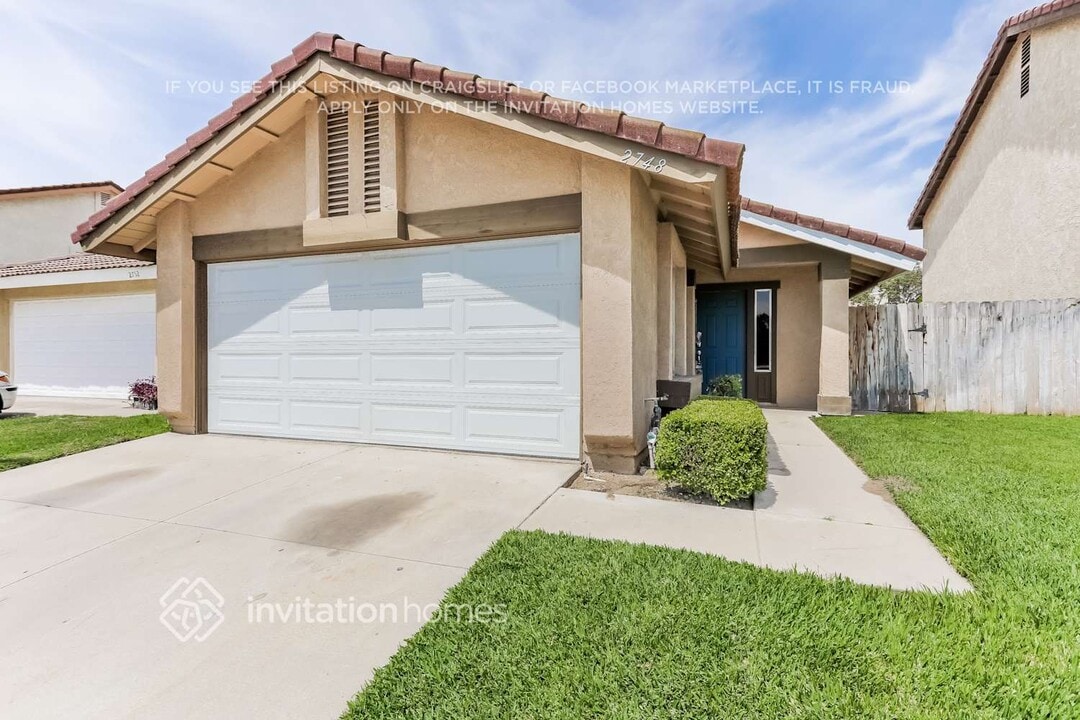 2748 Condor Creek Ln in Ontario, CA - Building Photo