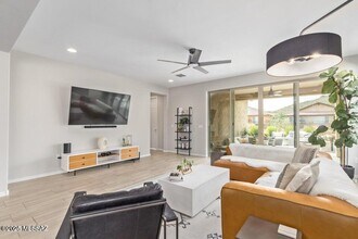 8461 N Van Cleeve Ln in Tucson, AZ - Building Photo - Building Photo