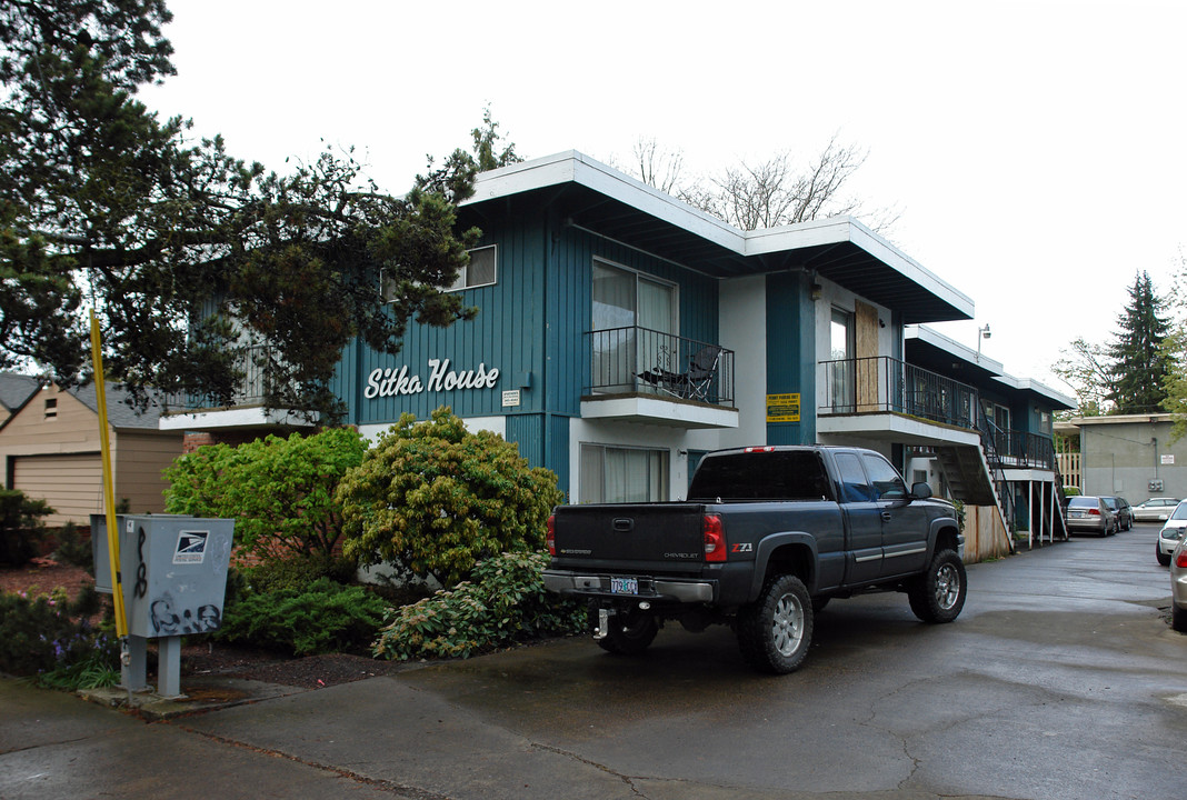 1552 Ferry Aly in Eugene, OR - Foto de edificio