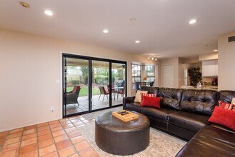 16025 N 58th Pl in Scottsdale, AZ - Building Photo - Building Photo
