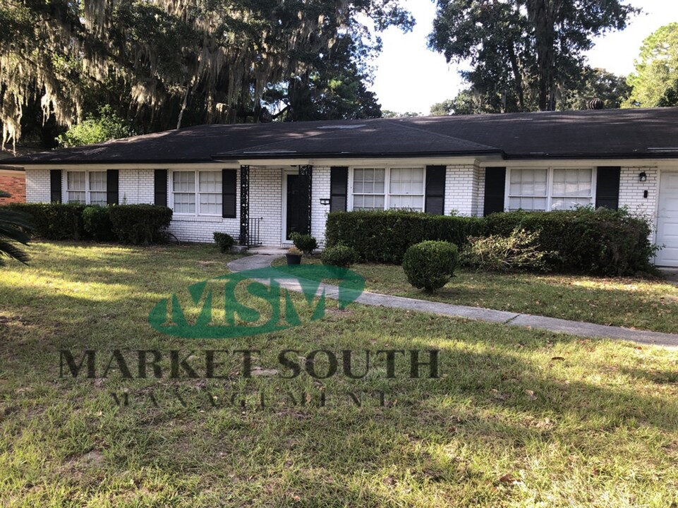 6 S Stillwood Cir in Savannah, GA - Building Photo