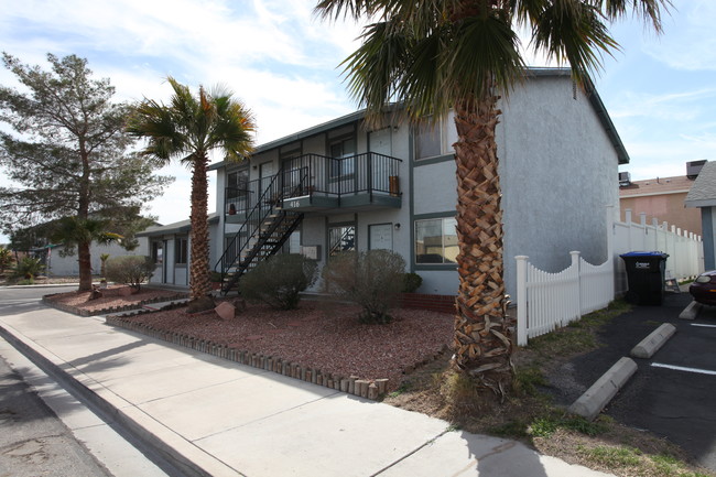 Merlayne Villas in Henderson, NV - Foto de edificio - Building Photo