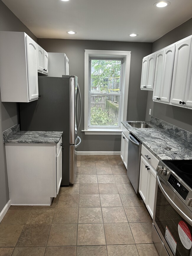 204 Baldwin St in Philadelphia, PA - Foto de edificio - Building Photo