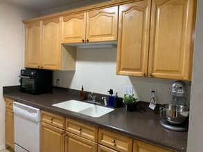 577 N 100 W St, Unit 103 in Provo, UT - Foto de edificio - Building Photo