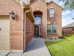 5825 Valley Haven Way in Fort Worth, TX - Building Photo - Building Photo