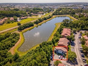 5156 Conroy Rd in Orlando, FL - Foto de edificio - Building Photo