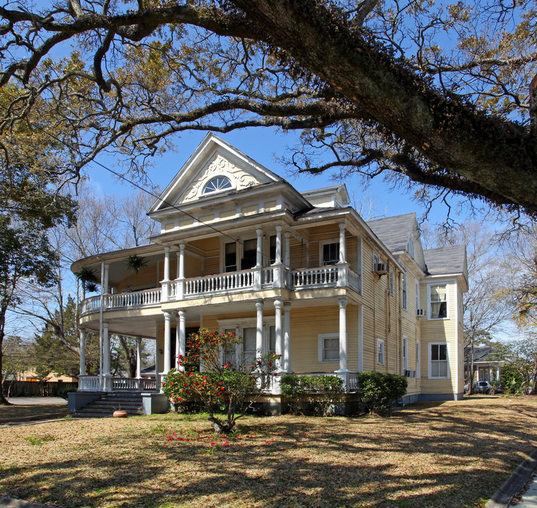 1700 Dauphin St in Mobile, AL - Foto de edificio