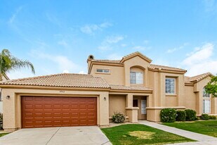 8902 W Caribbean Ln in Peoria, AZ - Building Photo