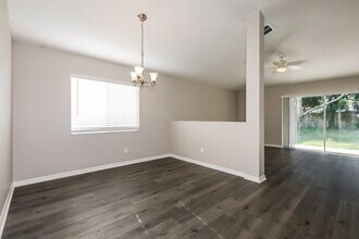 209 Chardonnay Pl in Valrico, FL - Building Photo - Building Photo