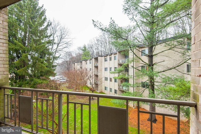 12215 Braxfield Ct, Unit 12 in North Bethesda, MD - Building Photo - Building Photo