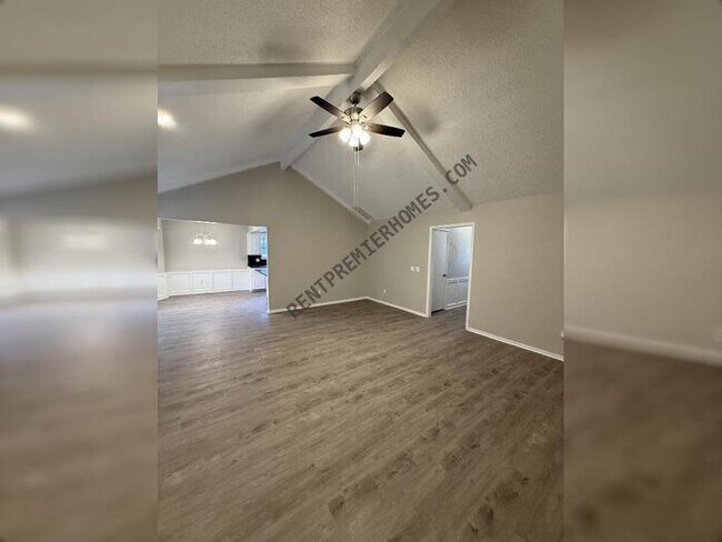 9805 Blue Bonnet Dr in Oklahoma City, OK - Building Photo - Building Photo