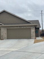4717 N Hillside Ct in Wichita, KS - Building Photo