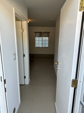 23348 Mobile St in West Hills, CA - Foto de edificio - Building Photo