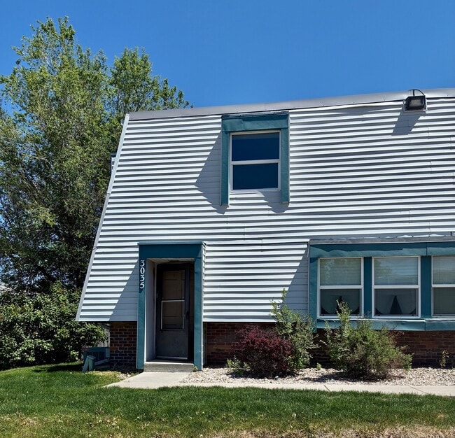 property at 3035 E Fountain Blvd