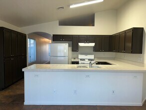 7125 Overhill Ave in Las Vegas, NV - Building Photo - Building Photo