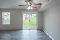 Farmington Oaks Apartments in Crittenden, KY - Foto de edificio - Interior Photo