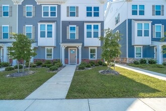 2694 Azalea Garden Rd in Norfolk, VA - Building Photo - Building Photo