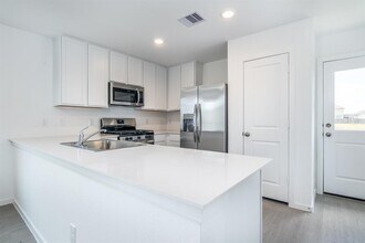 640 Magnolia Creek Dr in Magnolia, TX - Building Photo - Building Photo