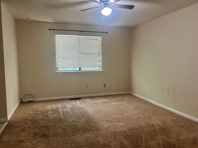 5066 S Woodbridge Trail in Stone Mountain, GA - Building Photo - Building Photo
