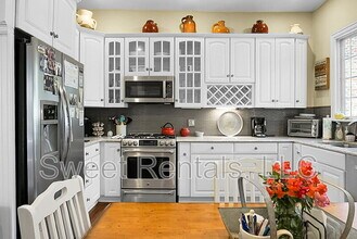 6 Wentworth St in Charleston, SC - Building Photo - Building Photo