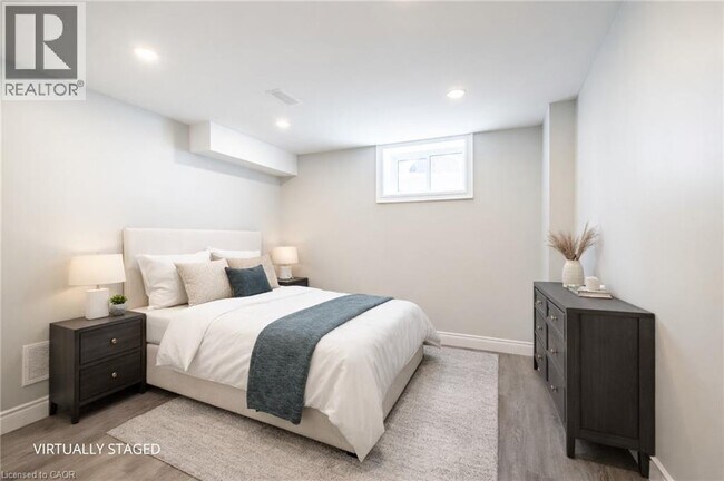 5482 Randolph Crescent in Burlington, ON - Building Photo - Building Photo