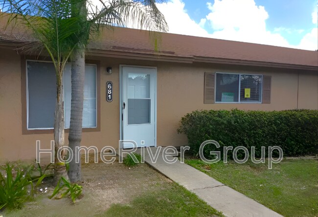 681 W Rosewood Ln in Tavares, FL - Building Photo - Building Photo
